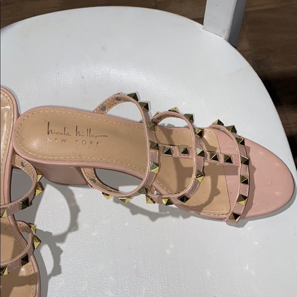 Heels - Picture 2 of 3